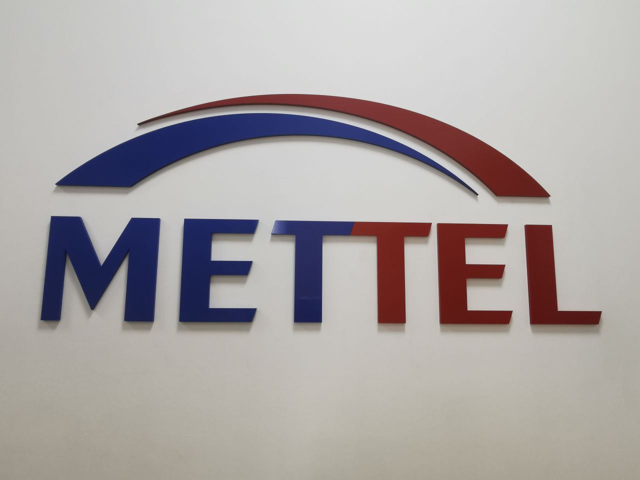 Mettel Acrylic Signage